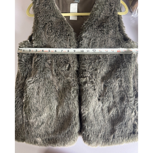 NWT Eddie Bauer Outlet Faux Fur Women's Small (S) Vest, Hook & Eye Closure, Cozy - Picture 9 of 10